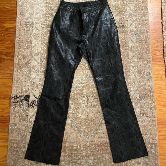 Wilson’s Pelle Studio Snakeskin Flare Pants 8 - Picture 1 of 4